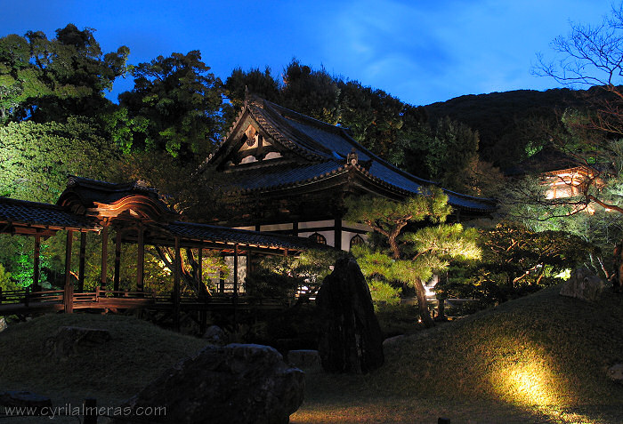kodaiji temple de nuit a kyoto